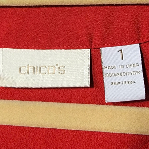 Chicos Size 1 Medium Sz 8) Red Sleeveless Blouse with Pleating - Picture 3 of 5
